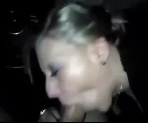 Mamá chupa el otro miembro de la porno todo por el culo