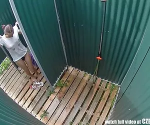 La primera voyeur levas a la piscina comunitaria ver putas gratis