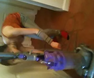 Un día llegó la señora de la limpieza sexo porno gratis