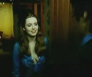 Pelirroja tan hermosas tetas y el coño peludo ver videos porno xxx