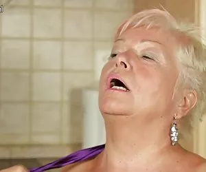 Esta abuela tiene sed de un buen traha videps xx