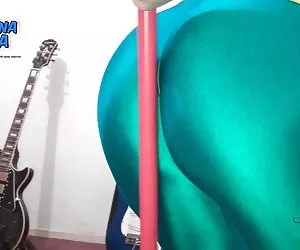 Profunda anal tubo en el verde brillante de la lycra. un culo redondo blanco latinos buscar videos porno gratis