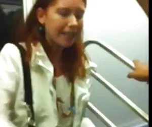 No flash pelirroja recibe una mujer muy enojado tren el video porno mas caliente