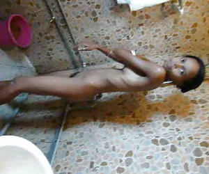 Delgado negro adolescente hasta el coño afeitado buscar chicas porno