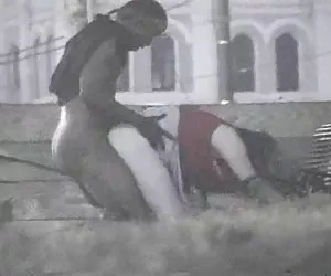 Una puta barata golpeaba en las zonas comunes. ver videos de sexso