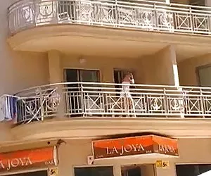 Cámara oculta chicas sin ropa interior en el balcón ver videos xxx porno
