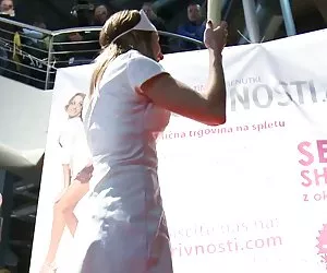 Chica sexy consoladores de la palanca en el espectáculo de sexo porrno gratis