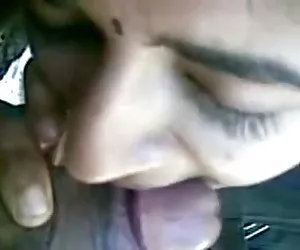 Desi india chica increíble chupar y comer el semen videos gratis de porno