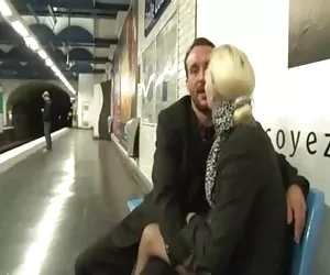 Alicia en el metro de el. ver los mejores culos xxx