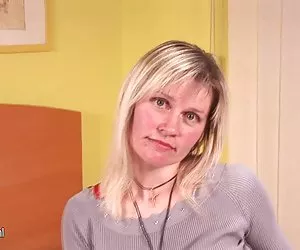 La rubia ama de casa patricia se moja todo solo xxx grandes tetas