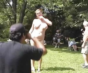 El placer en el mitin nudista 4 xxx porno