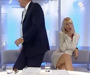 Christine talbot, mostrando sus piernas muyzorras porno gratis