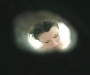 La joven carrie atrapado en la piscina de la cabina poron gratis