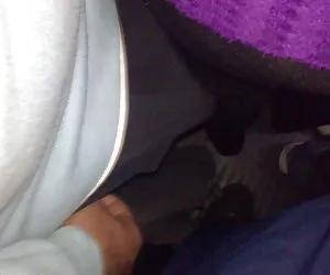 Щупали en el metro 2 extraños mujeres empelotas