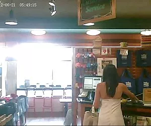 Upskirted adorable morena, hermoso culo videos porno i sexo