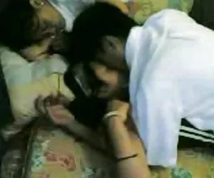 El estudiante gangbang p casero