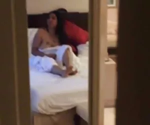 La niña india intermitente servicio de habitaciones hablar en hindi putitas gratis xxx