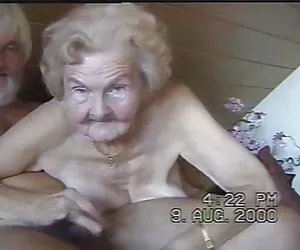 La abuela mamada follando por atras
