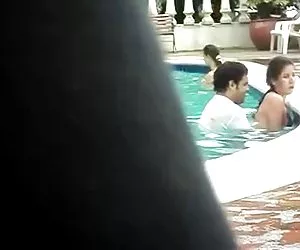 El sexo en público la piscina videos d sexo xxx