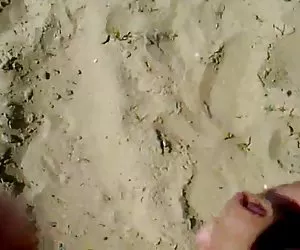 Masturbándose en la playa con ruso porno peliculas gratis