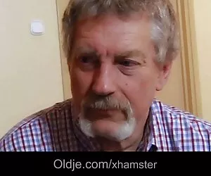 Олдман follada caliente de la muchacha mientras que su esposa, salió de la casa videos gratis de maduras