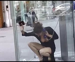 Uy sin ropa interior ver tetas gigantes