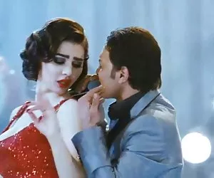 Qamar - libanesa de sirena culos