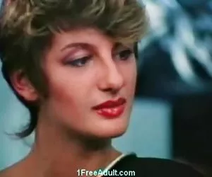 El clásico de mamadas y el sexo anal-la escena con 3 chicas 1 chico www chicas calientes com