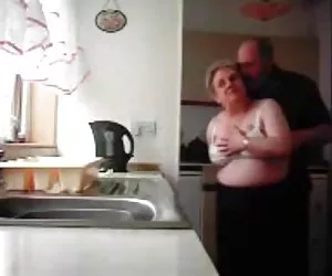 La abuela y el abuelo mierda en la cocina porn putas