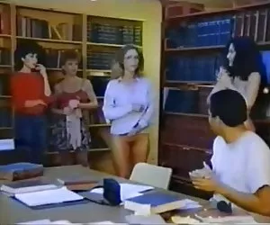 Cmnf-divertido de la biblioteca mujeres bichis