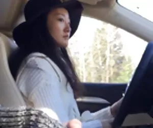 El vendedor de coches dick flash durante la prueba de conducción las maduras porno