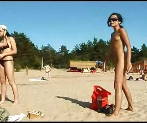 Caliente adolescente nudistas hacen de esta playa nudista aún más caliente maduras sexo