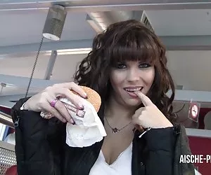 Público mamada se les de comida rápida laden xxxvideos porno