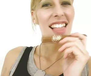 Rubia caliente de cosplay de la banda videos x con