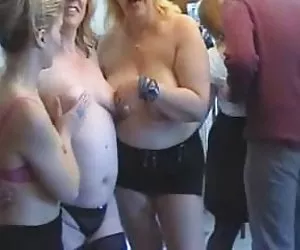 Los rusos tetas. mujeres muy nalgonas