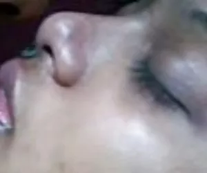 Los amantes de bangladesh desi besos después del sexo desnudas chicas