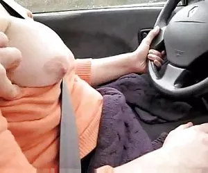 Conducción de vehículos y el trato de su polla chcas desnudas