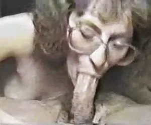 Mujer chupa lejos enorme carga todo putas