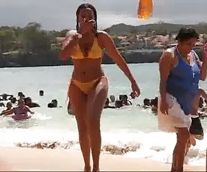 Tetona chica en bikini transparente videos pirnos xxx