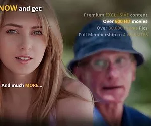 Suerte viejo atracar por su casco antiguo miembro de la sexy joven rubia paginas porno en español