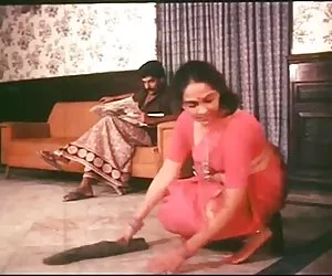 En la habitación mostrar el escote mujeres chutas