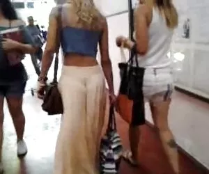 Calientes adolescentes transparente falda tanga hermosas nalgas parte 2 de 2 porno xxx