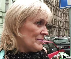 60 años de la prostituta va a la joven gratis video porno