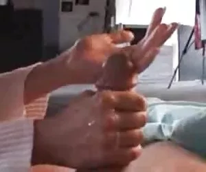 Excelente trabajo de la fuerza en la enorme polla pono gratis