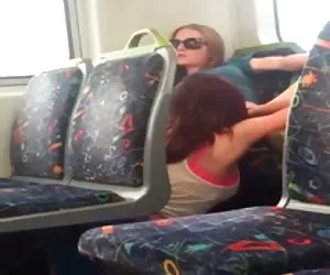 Chico dos niñas de la concha en el tren videos chicas putas