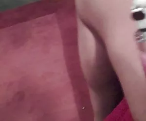 El clítoris de bombeo de 4 perras muy putas